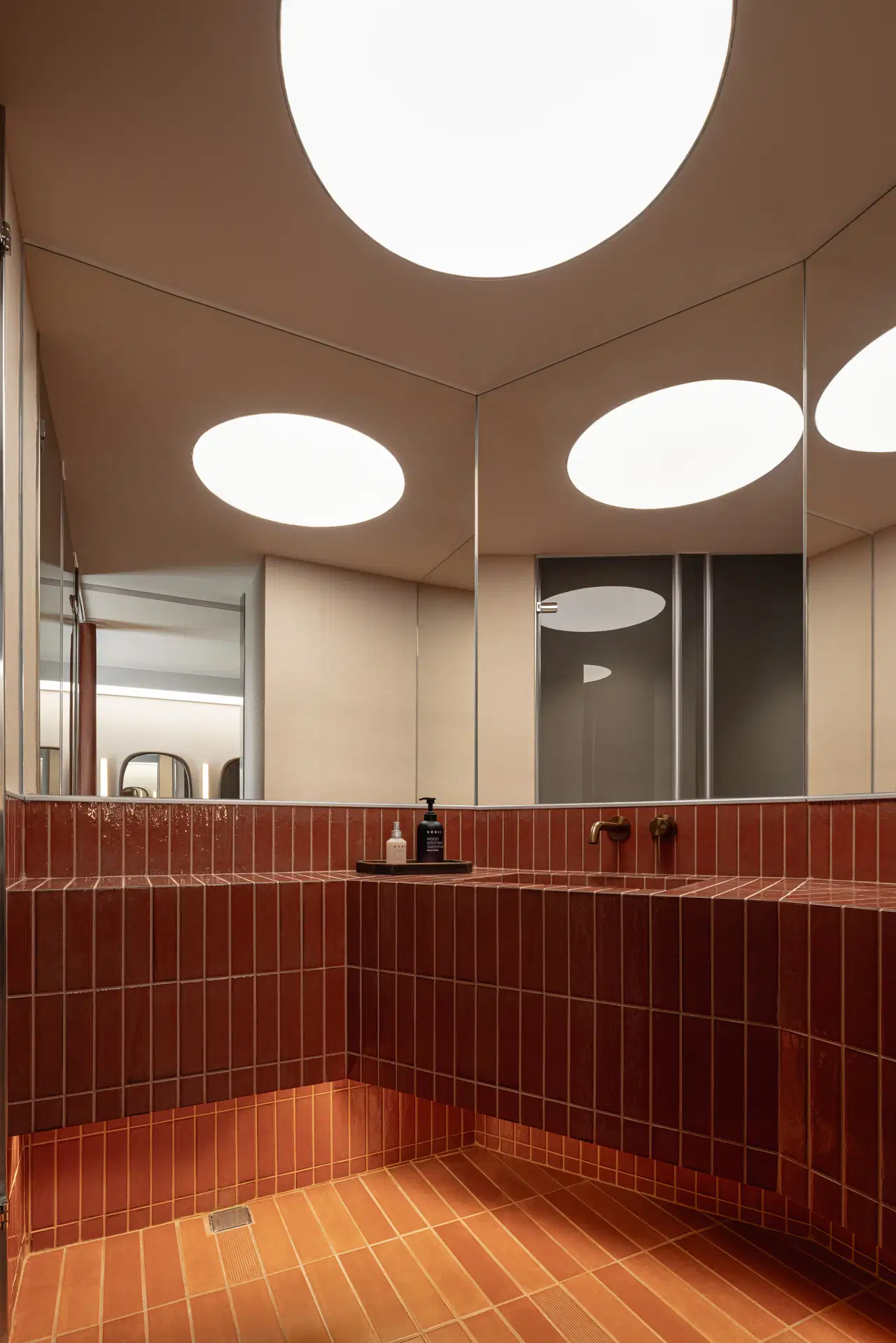 KOZY Salon 8
