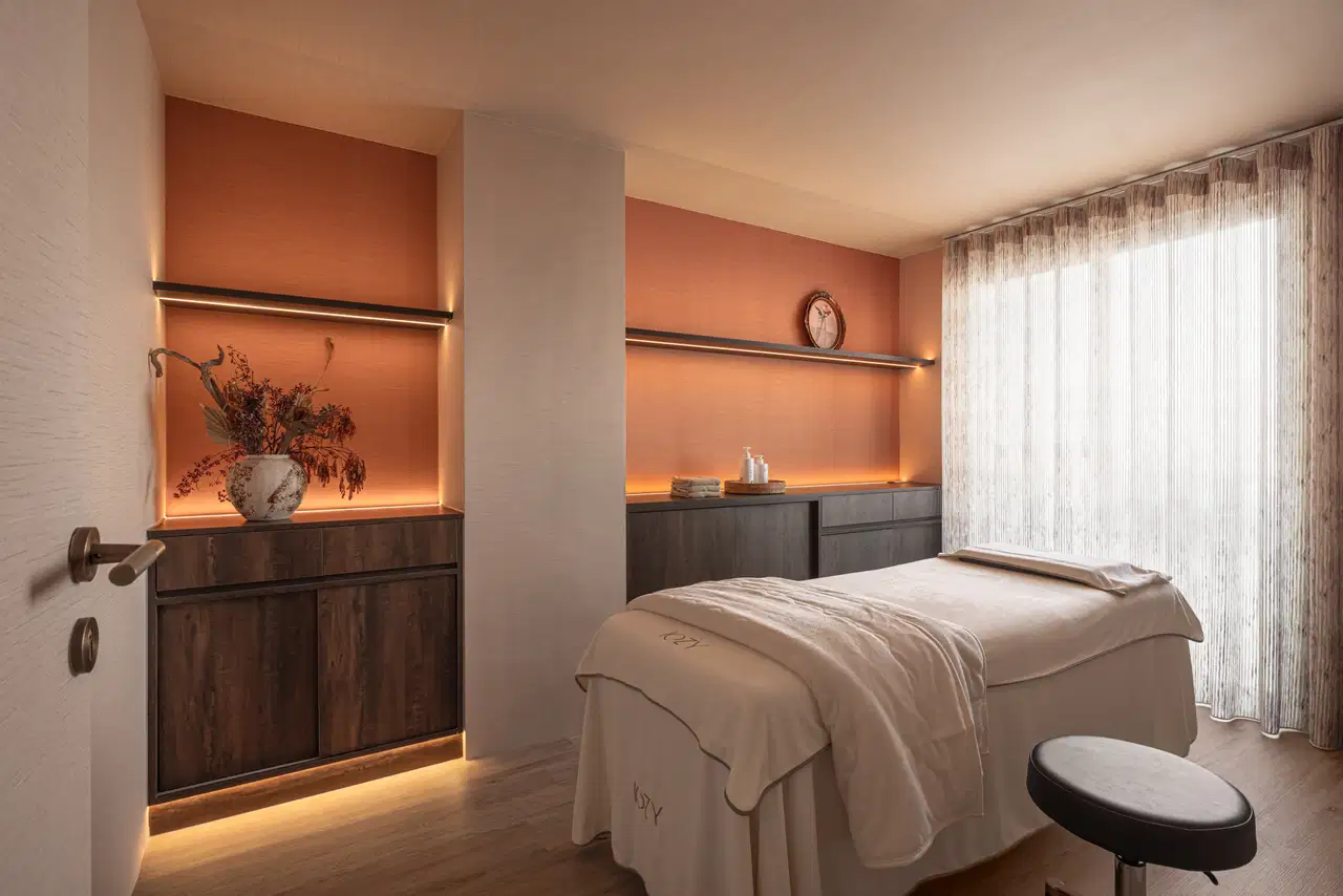 KOZY Salon 12
